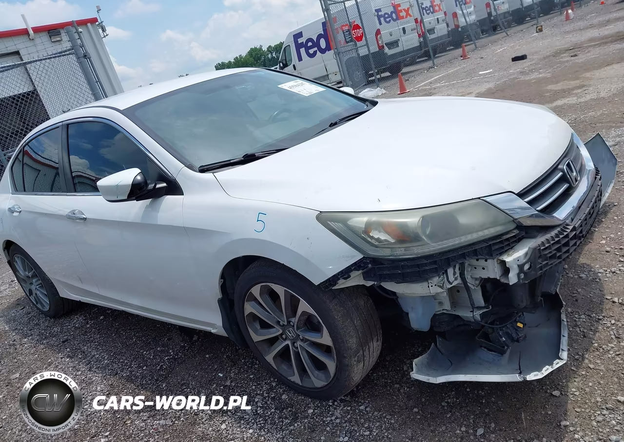 2015 Honda Accord Sport VIN:1HGCR2F5XFA258015 - 12