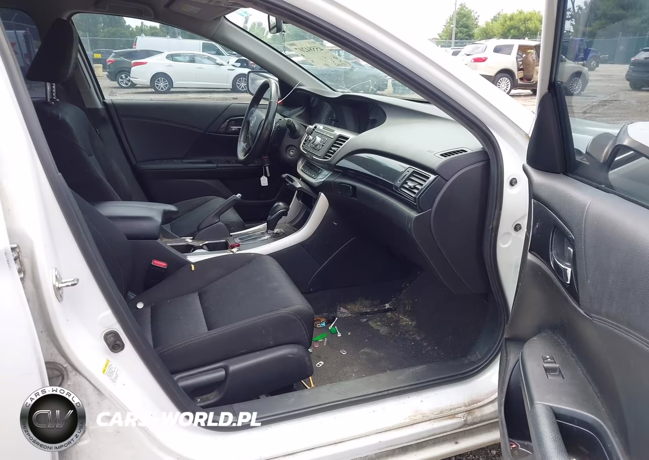 2015 Honda Accord Sport VIN:1HGCR2F5XFA258015 - 5