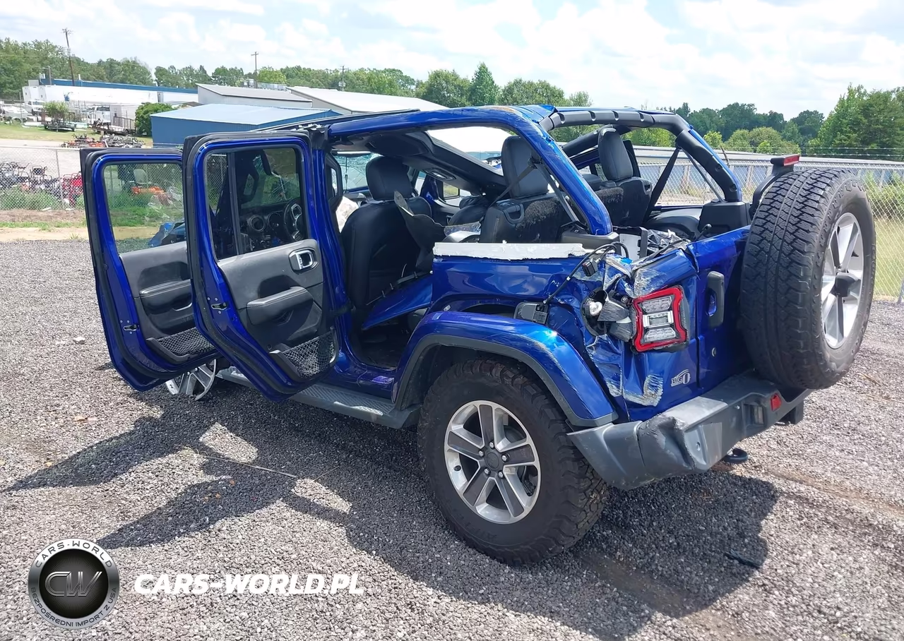 2020 Jeep Wrangler Unlimited Sahara 4X4 VIN:1C4HJXEN3LW166642 - 3