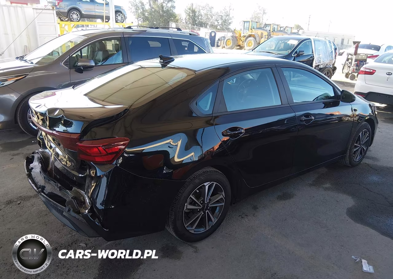 2024 Kia Forte Lxs VIN:3KPF24AD9RE824886 - 4