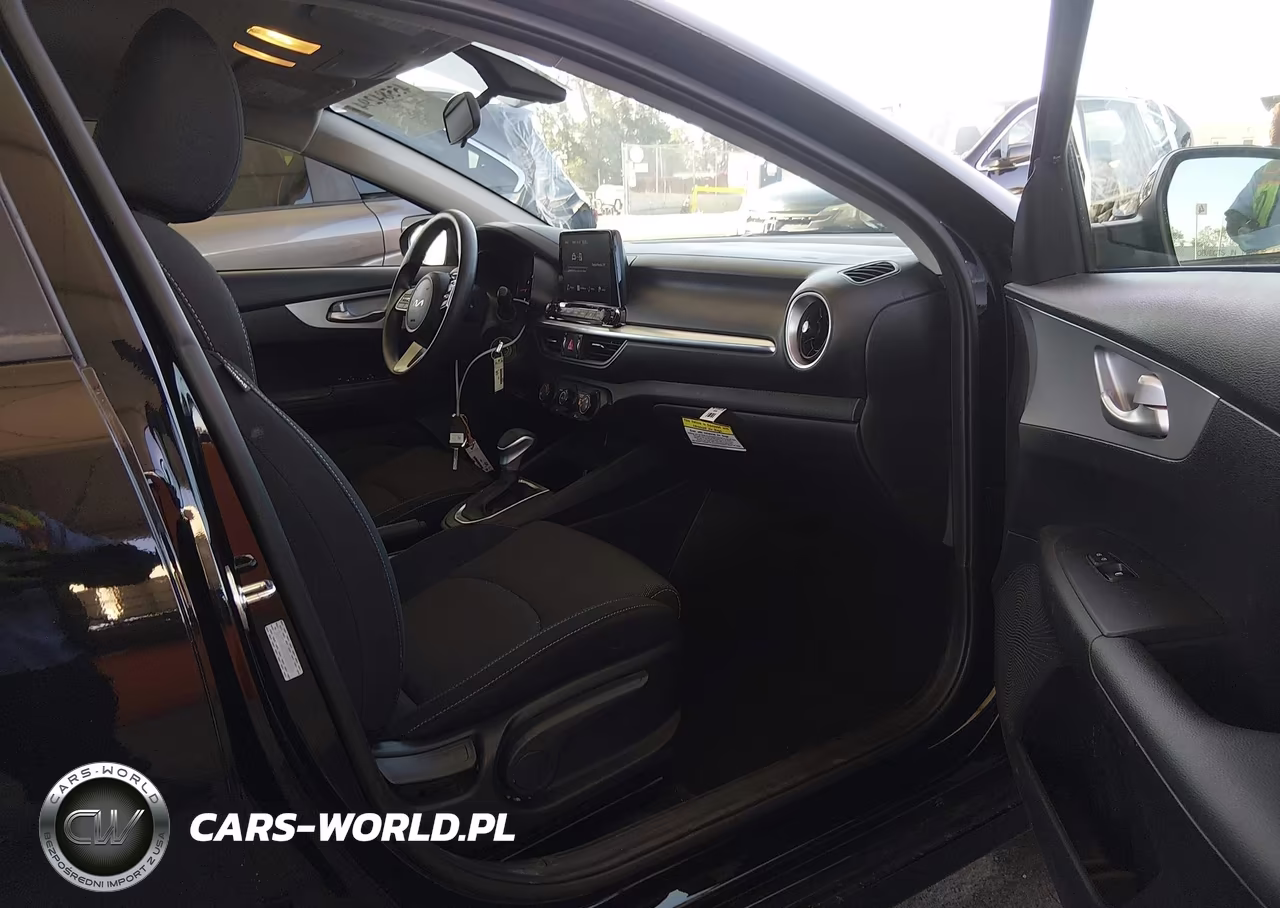 2024 Kia Forte Lxs VIN:3KPF24AD9RE824886 - 5