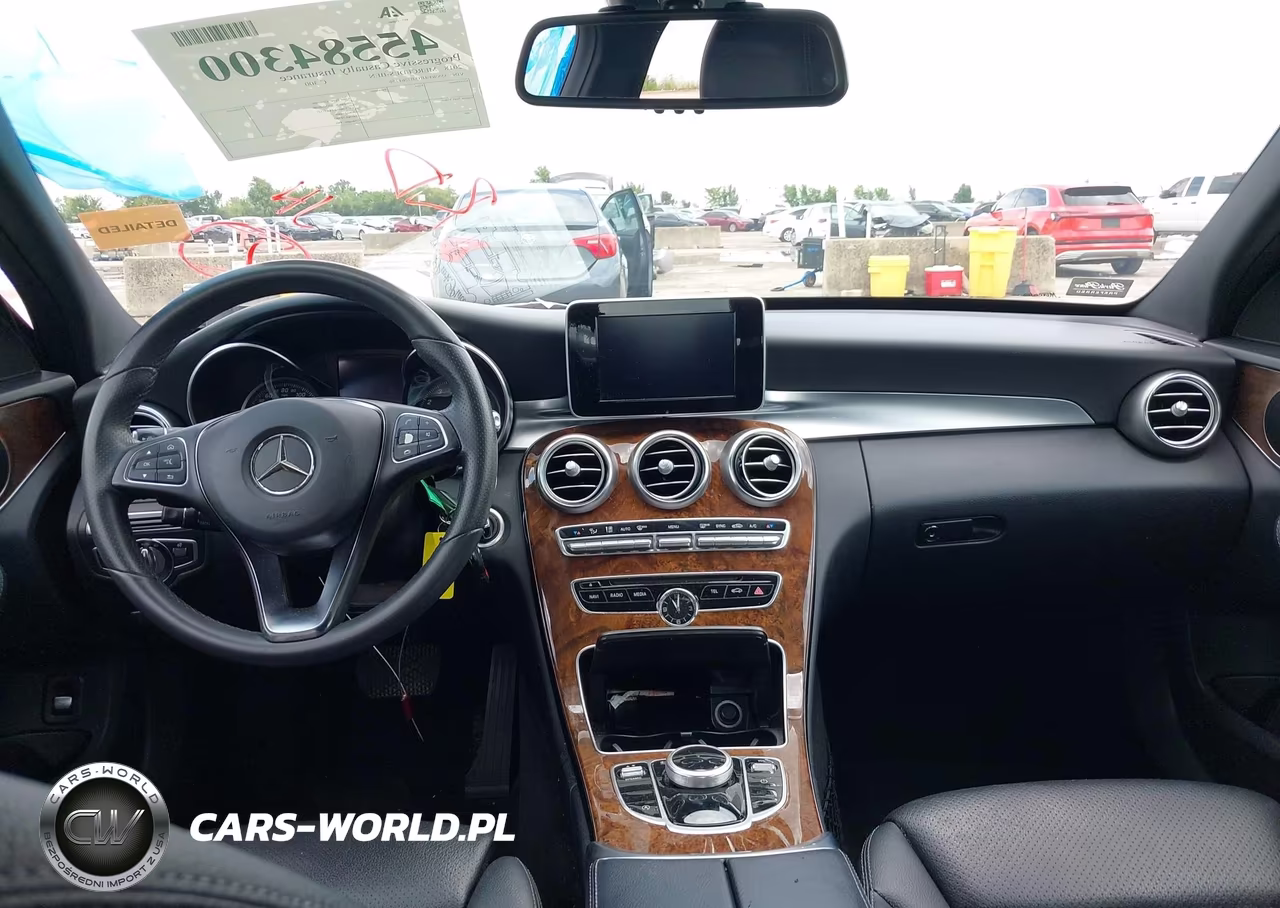 2018 Mercedes-Benz C 300 VIN:55SWF4JB5JU261156 - 18