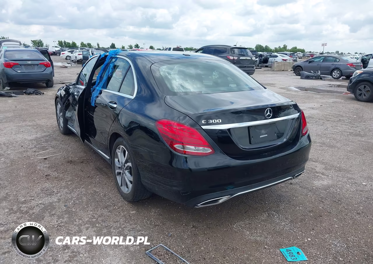 2018 Mercedes-Benz C 300 VIN:55SWF4JB5JU261156 - 3