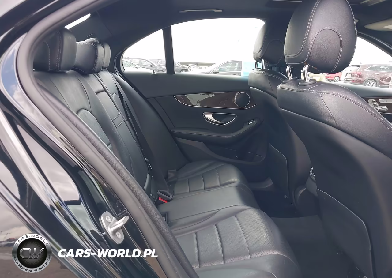 2018 Mercedes-Benz C 300 VIN:55SWF4JB5JU261156 - 8