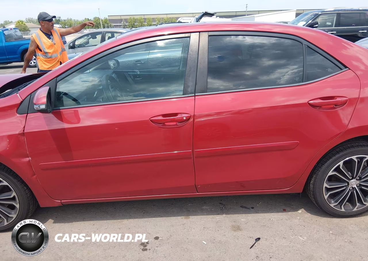 2015 Toyota Corolla S Plus VIN:5YFBURHE6FP195456 - 15