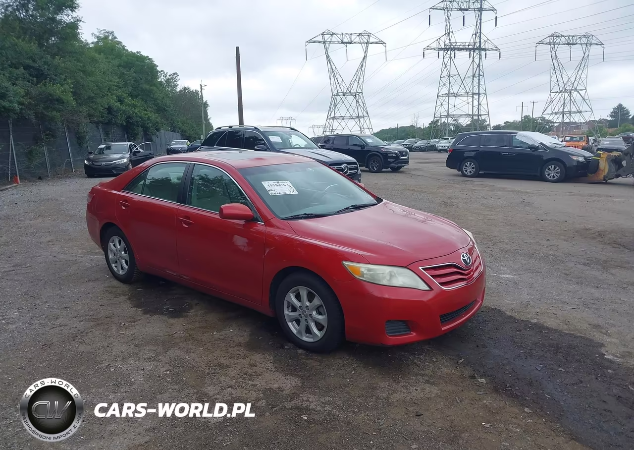 2011 Toyota Camry Le – zdjęcie 1 z 16
