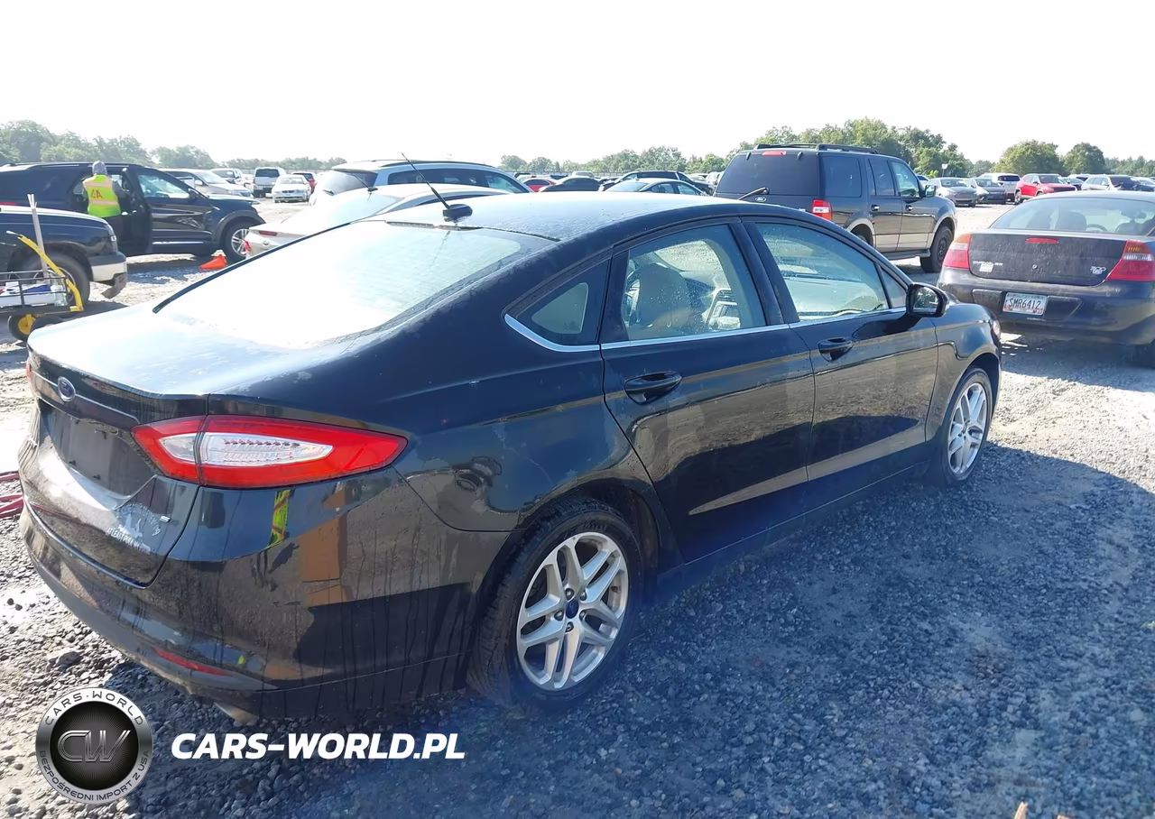 2014 Ford Fusion Se VIN:1FA6P0H78E5396444 - 4