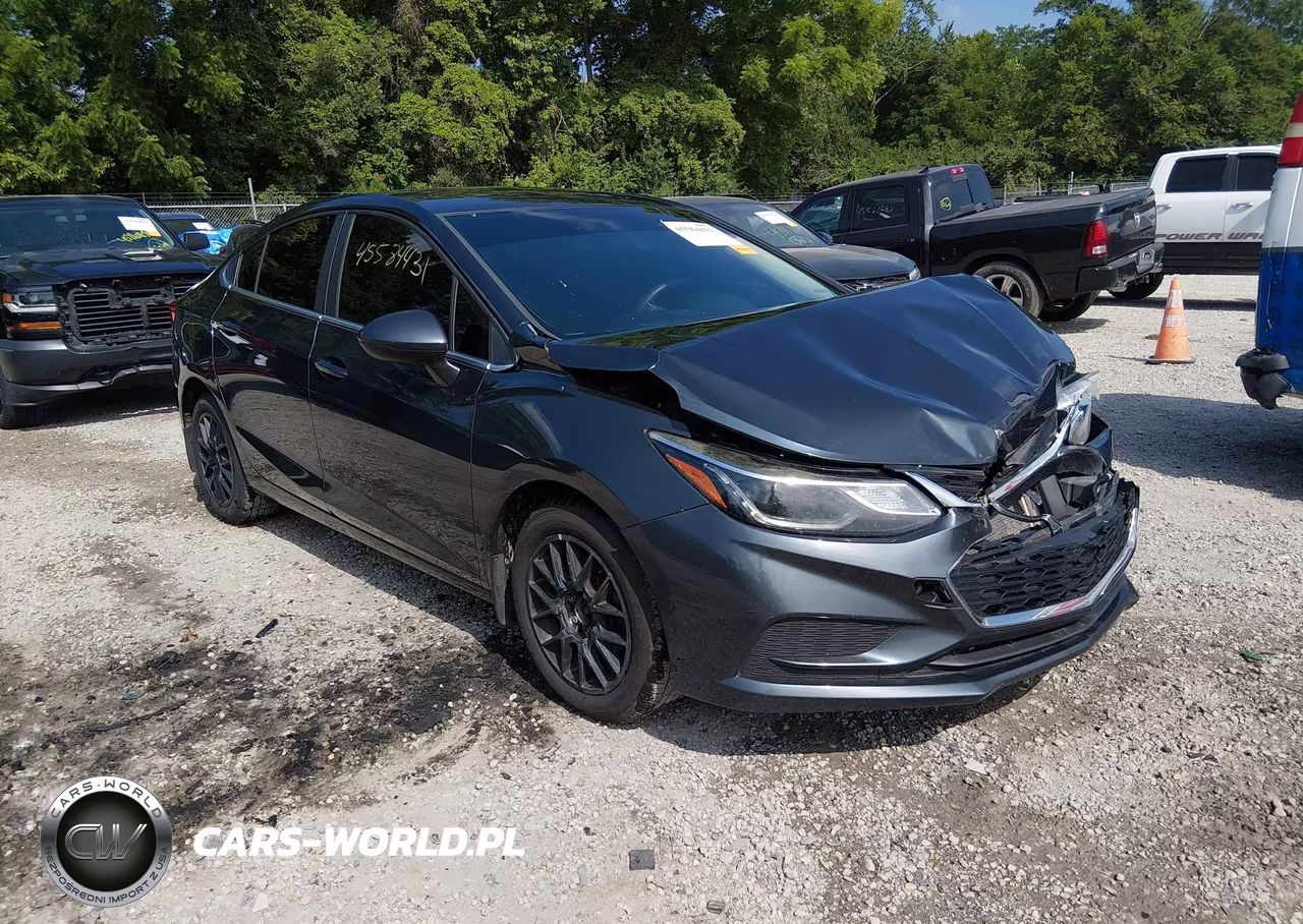 2017 Chevrolet Cruze Lt Auto – zdjęcie 1 z 17