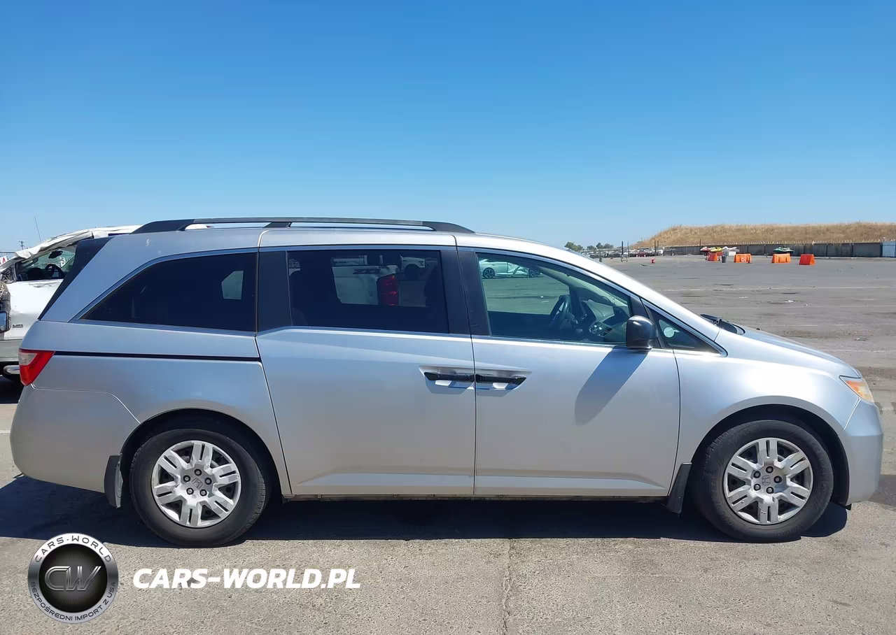 2011 Honda Odyssey Lx VIN:5FNRL5H2XBB053665 - 13