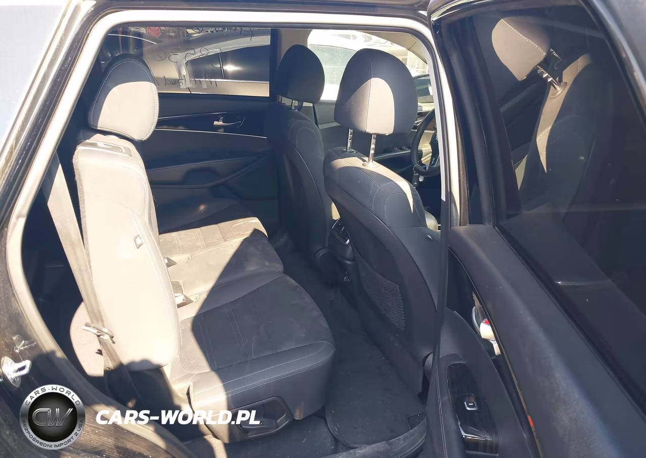 2019 Kia Sorento 2.4L L VIN:5XYPG4A38KG585367 - 8