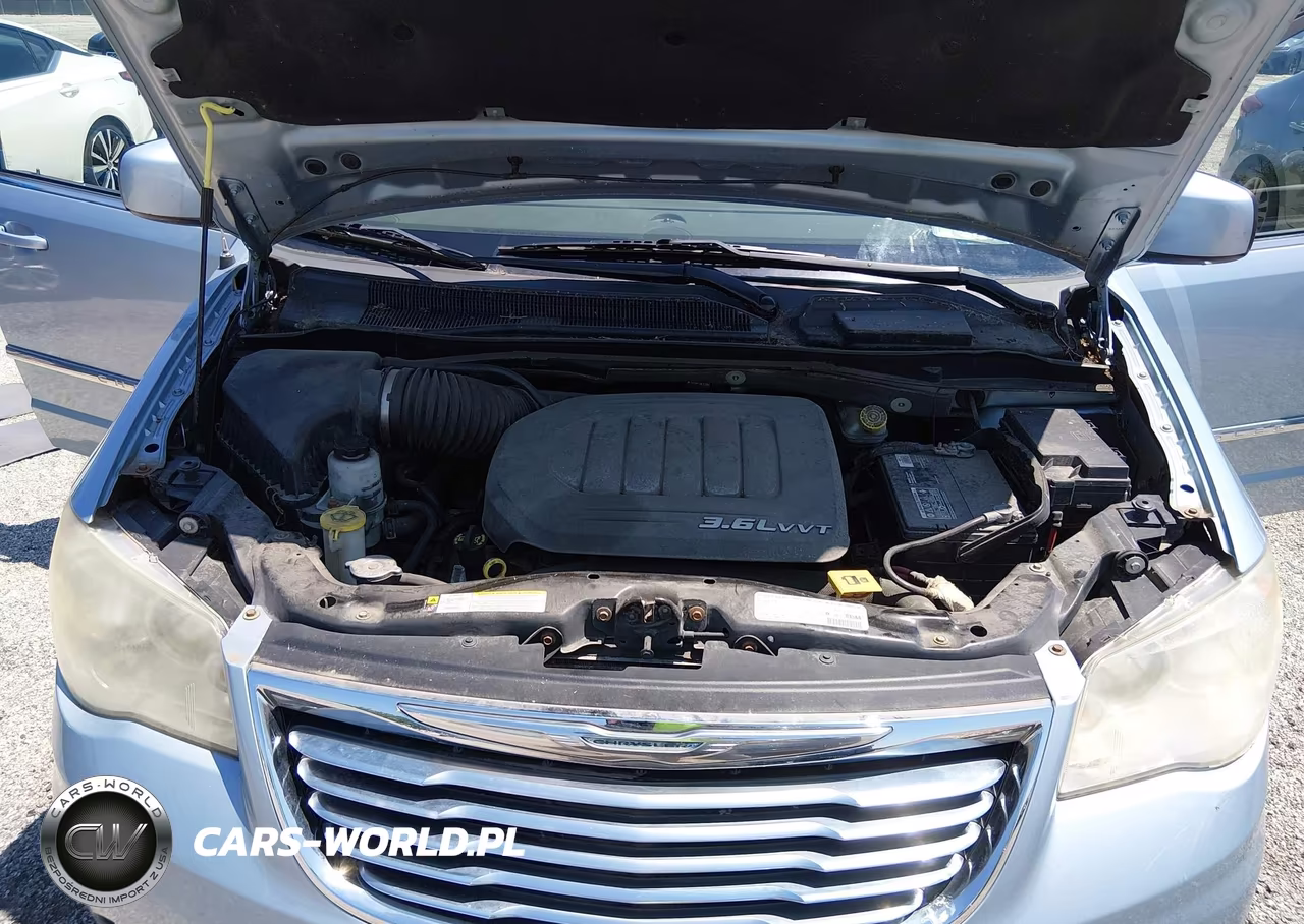 2013 Chrysler Town & Country Touring VIN:2C4RC1BG8DR544689 - 10