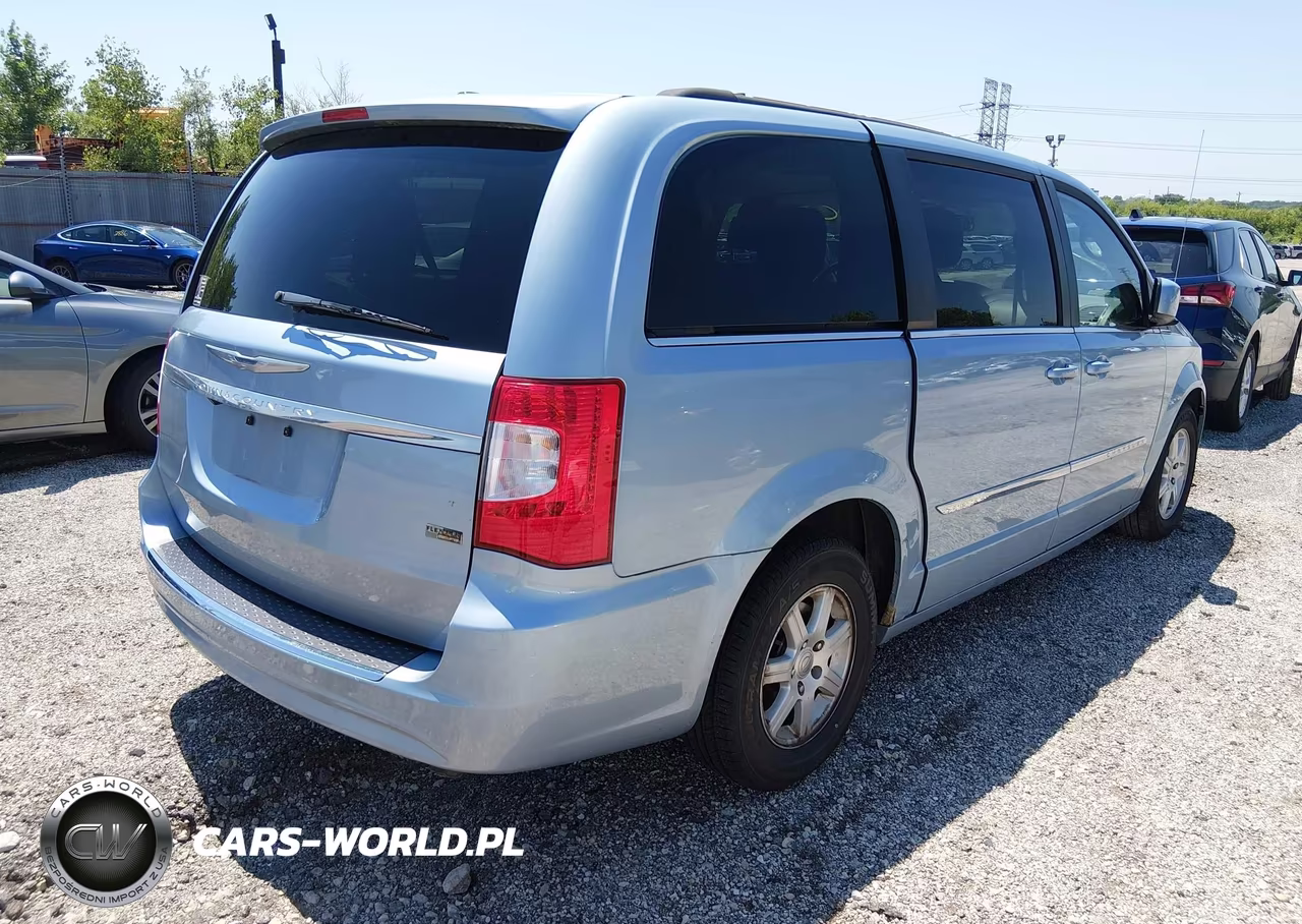 2013 Chrysler Town & Country Touring VIN:2C4RC1BG8DR544689 - 4