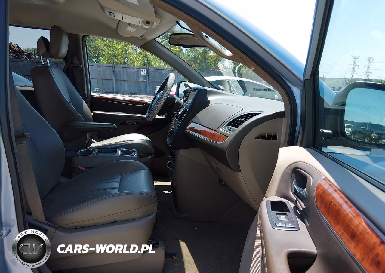 2013 Chrysler Town & Country Touring VIN:2C4RC1BG8DR544689 - 5