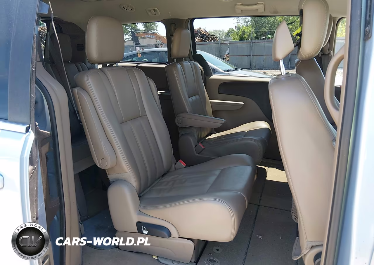 2013 Chrysler Town & Country Touring VIN:2C4RC1BG8DR544689 - 8