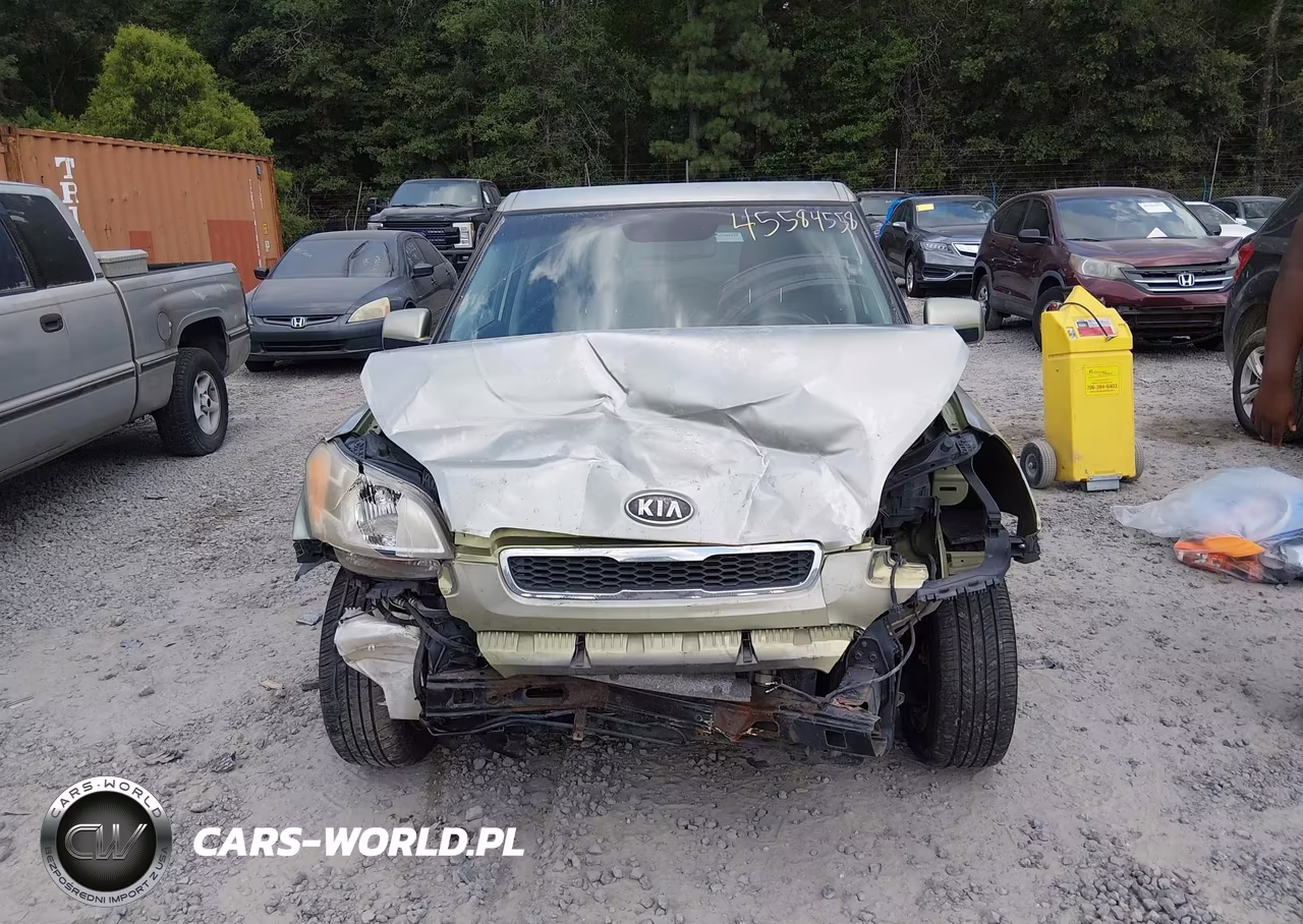2011 Kia Soul + VIN:KNDJT2A26B7298149 - 13