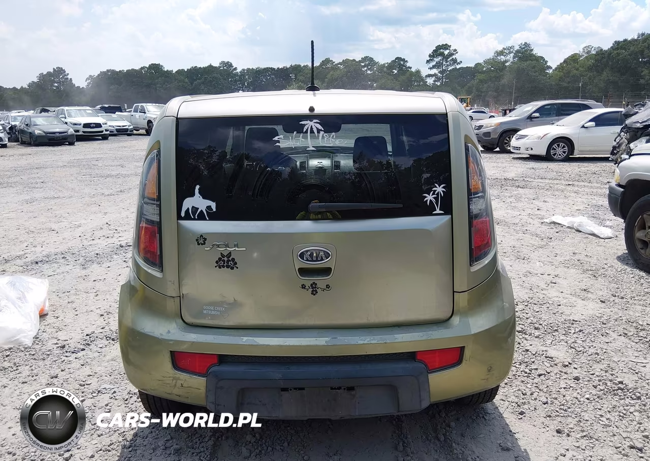 2011 Kia Soul + VIN:KNDJT2A26B7298149 - 17