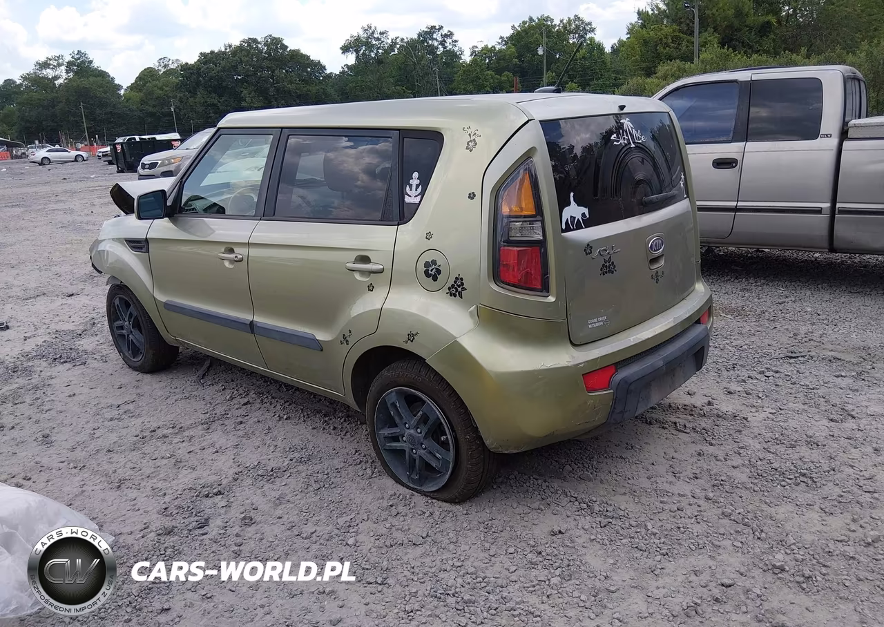 2011 Kia Soul + VIN:KNDJT2A26B7298149 - 3