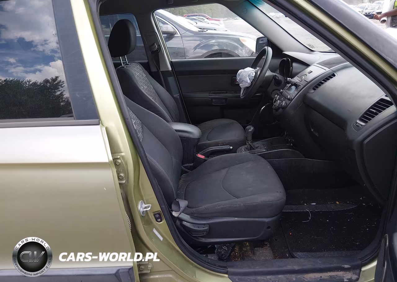 2011 Kia Soul + VIN:KNDJT2A26B7298149 - 5