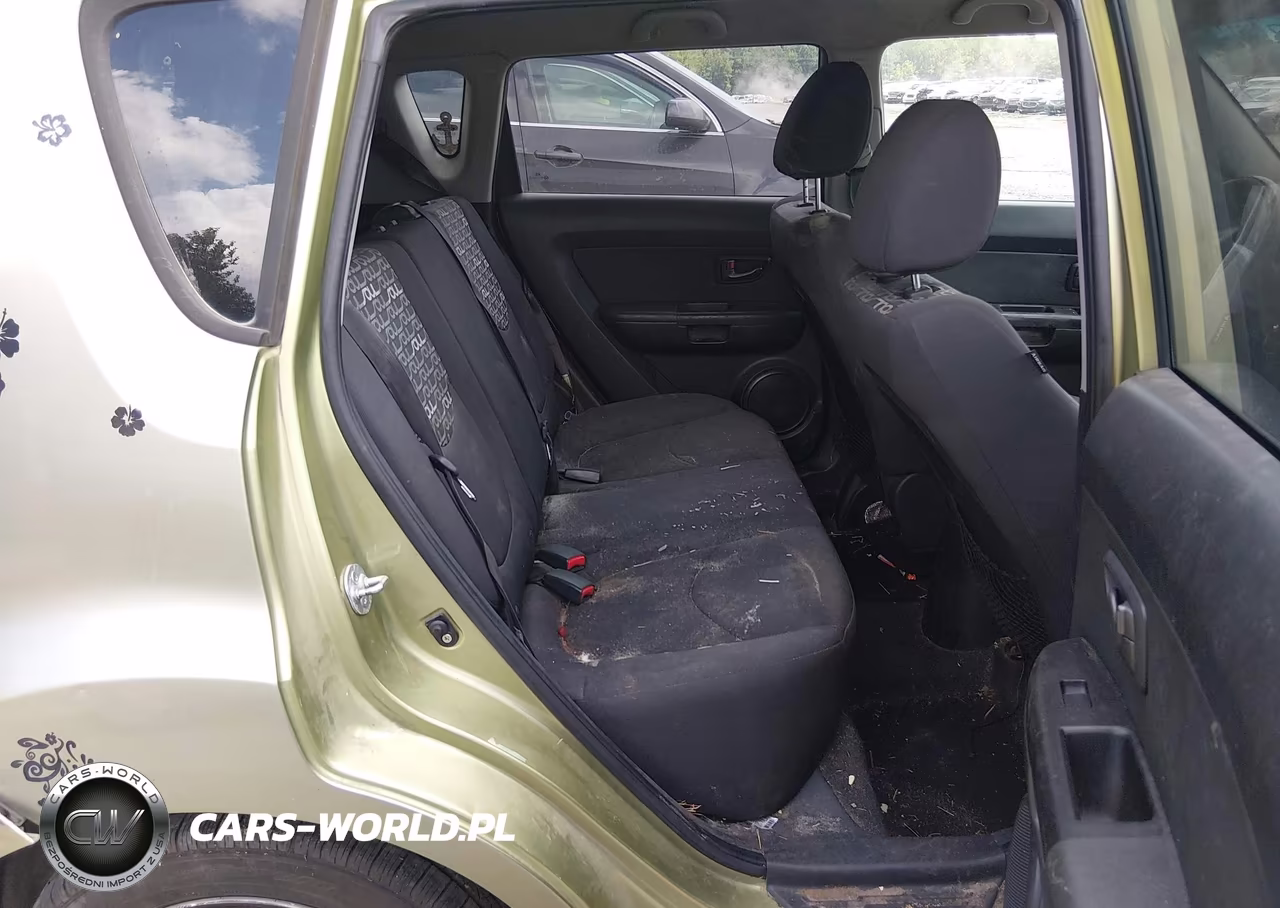 2011 Kia Soul + VIN:KNDJT2A26B7298149 - 8