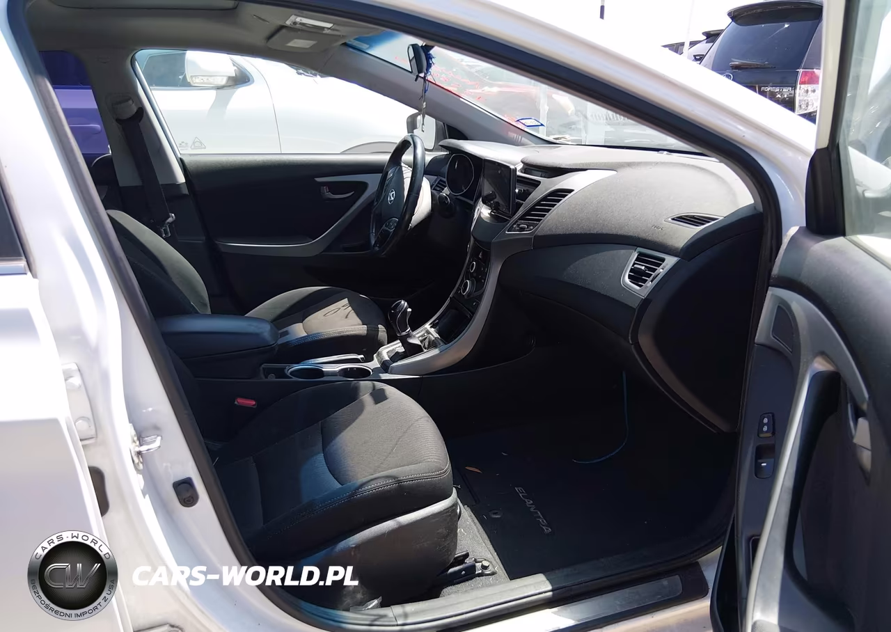 2016 Hyundai Elantra Value Edition VIN:5NPDH4AE4GH739848 - 5
