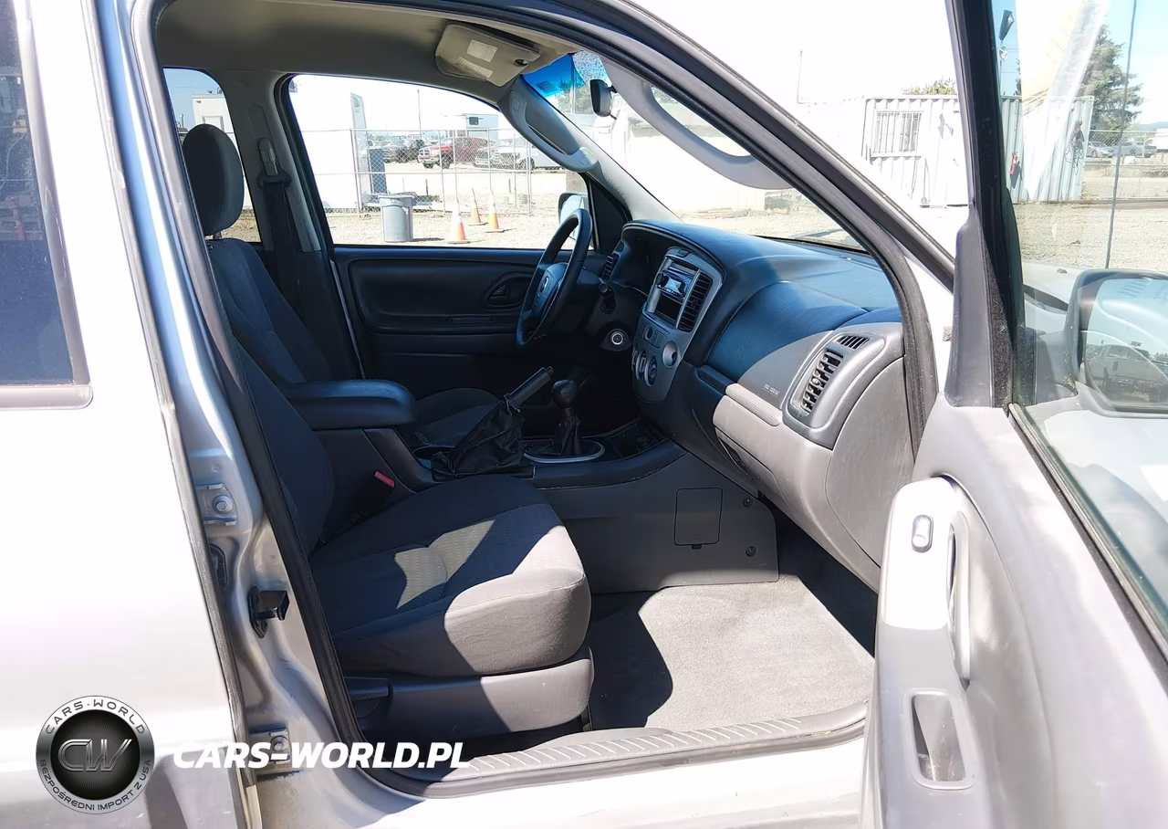 2005 Mazda Tribute I VIN:4F2YZ02Z75KM33735 - 5