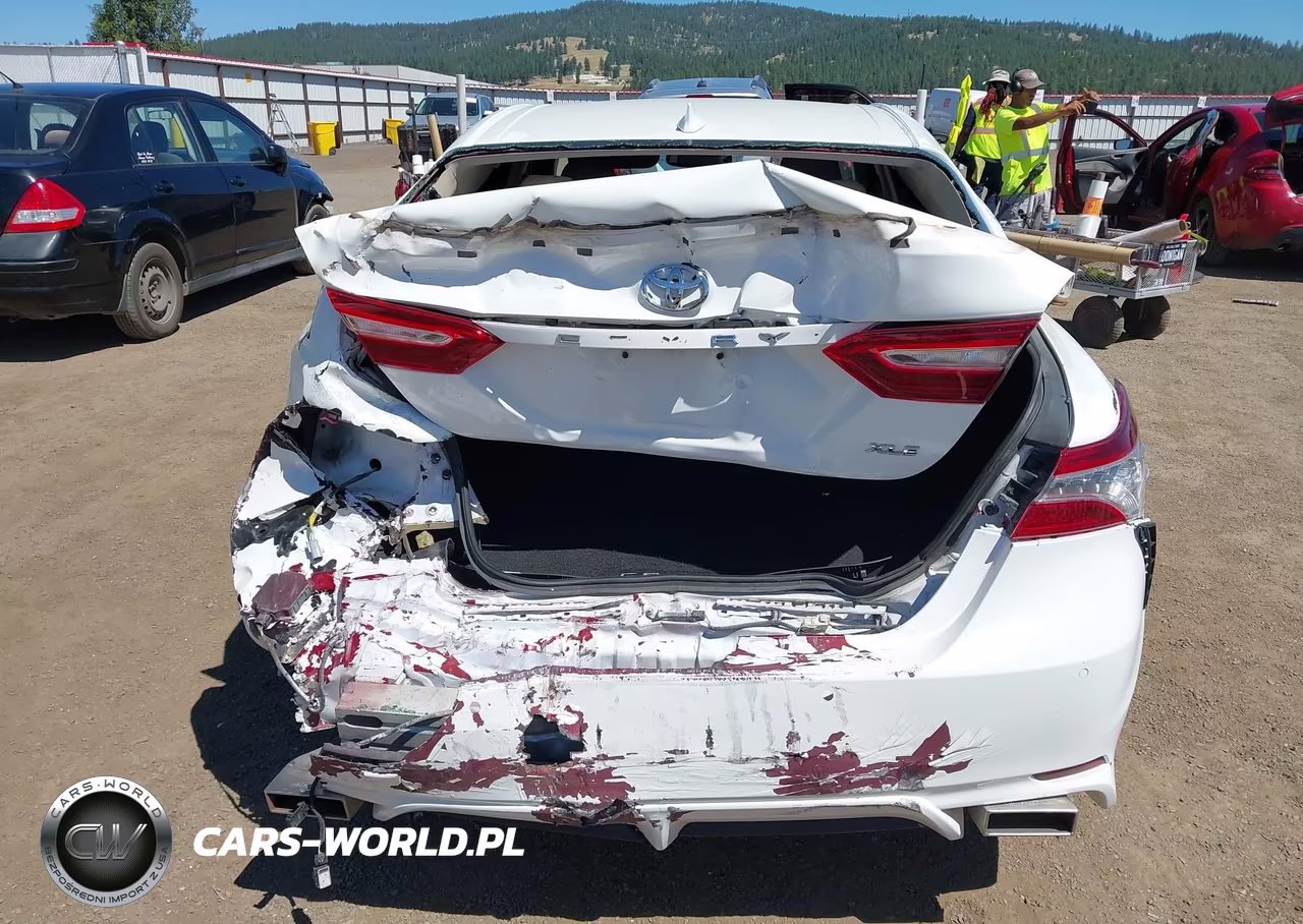 2018 Toyota Camry Xle VIN:4T1B11HK0JU507455 - 17