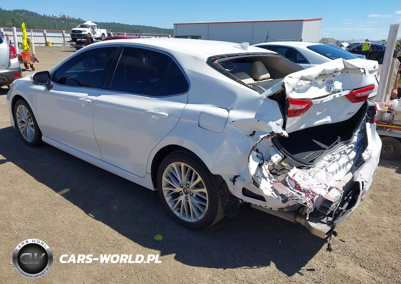 2018 Toyota Camry Xle VIN:4T1B11HK0JU507455 - 3