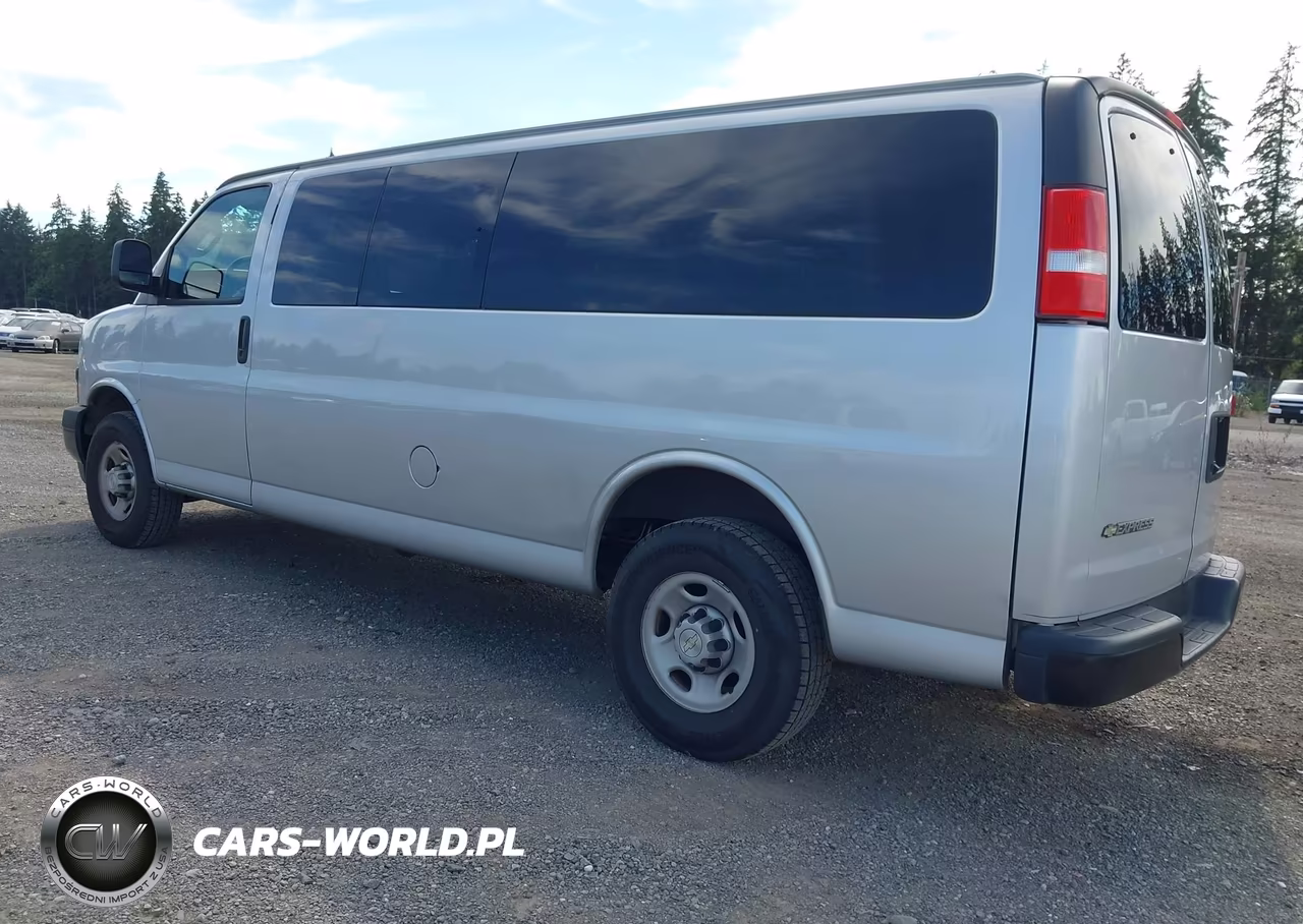 2020 Chevrolet Express Passenger Rwd 3500 Extended Wheelbase Ls VIN:1GAZGNFG7L1266952 - 3