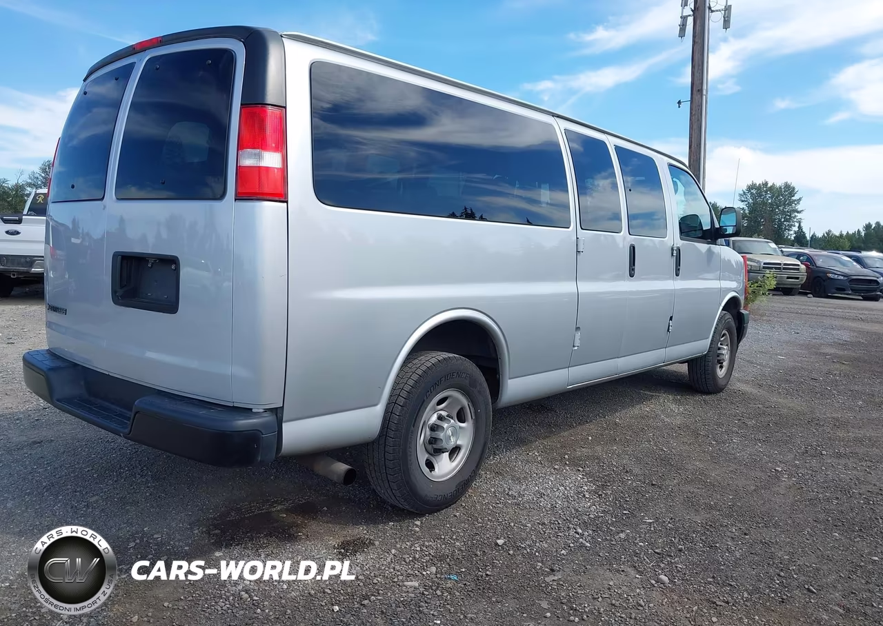 2020 Chevrolet Express Passenger Rwd 3500 Extended Wheelbase Ls VIN:1GAZGNFG7L1266952 - 4