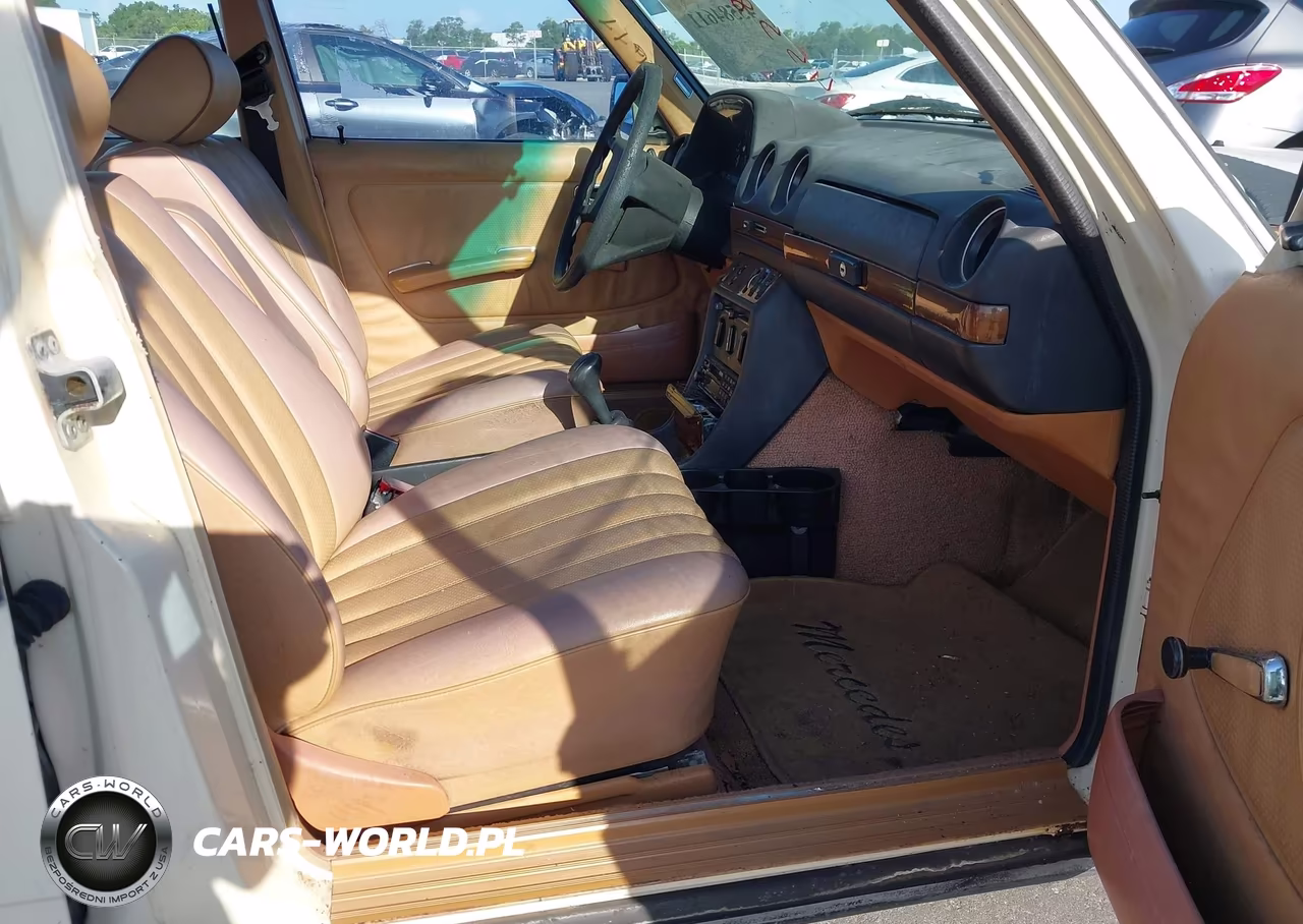 1982 Mercedes-Benz 240 D VIN:WDBAB23A4CB328303 - 5