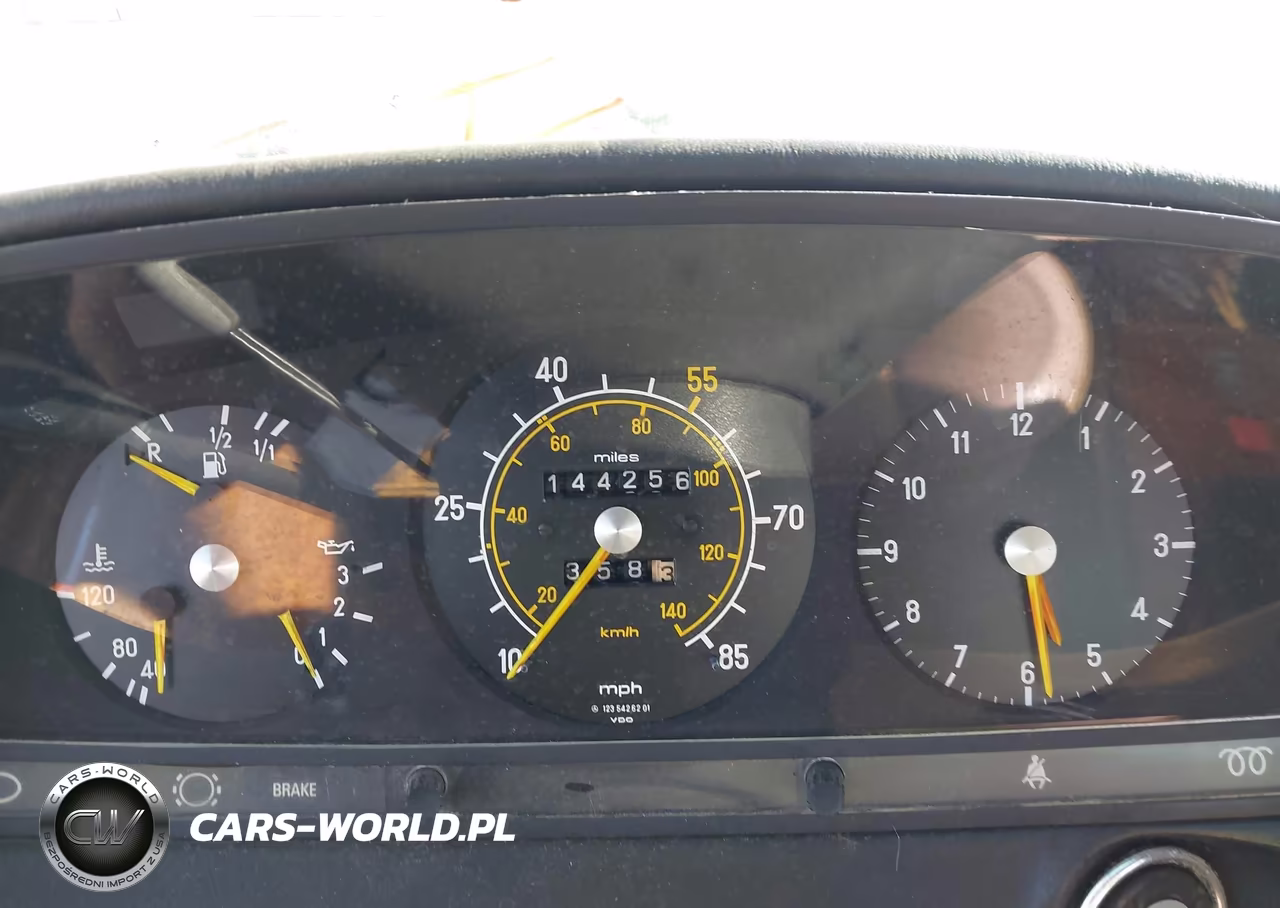 1982 Mercedes-Benz 240 D VIN:WDBAB23A4CB328303 - 7
