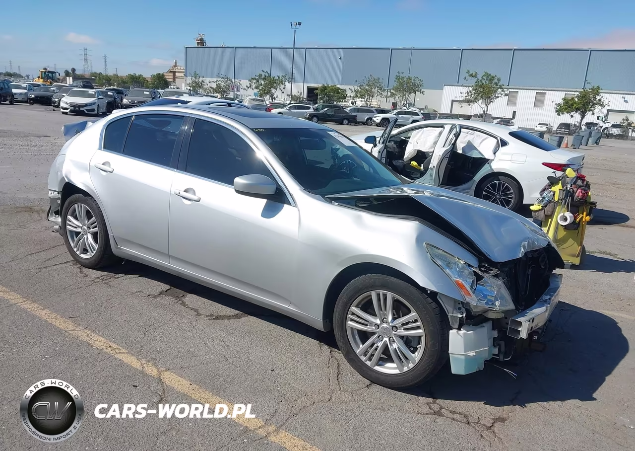 2013 Infiniti G37 Journey – zdjęcie 1 z 17