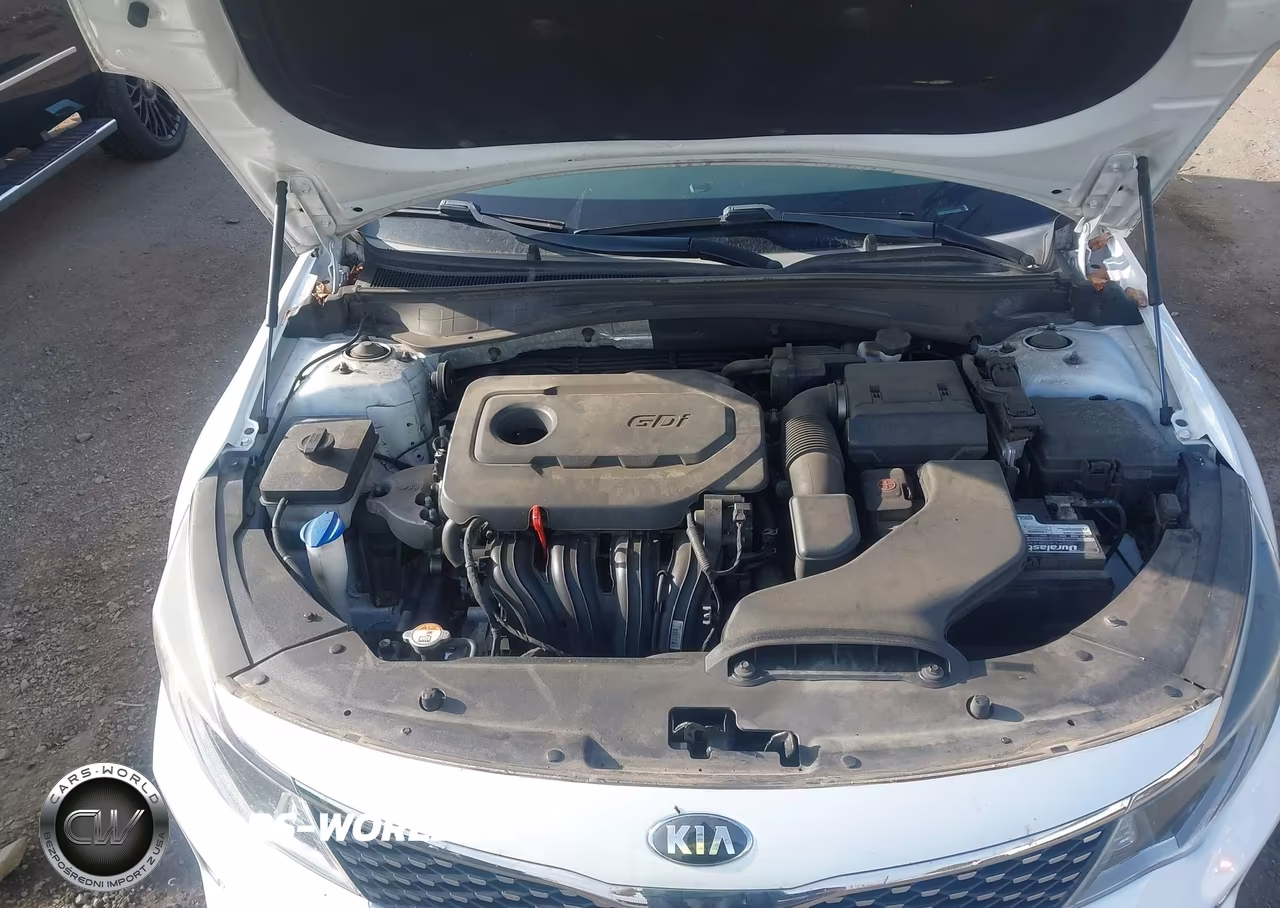 2018 Kia Optima S VIN:5XXGT4L30JG237039 - 10