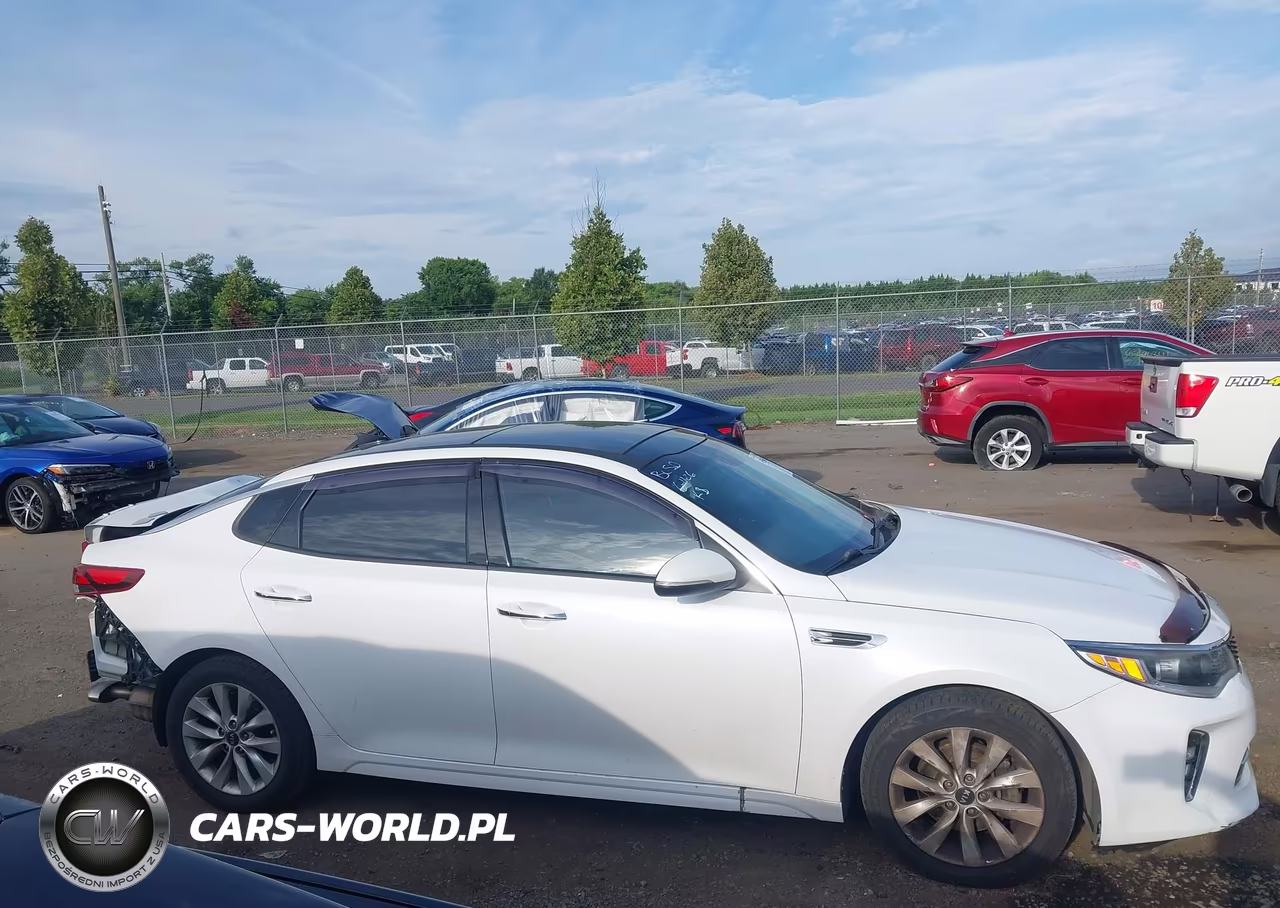 2018 Kia Optima S VIN:5XXGT4L30JG237039 - 13