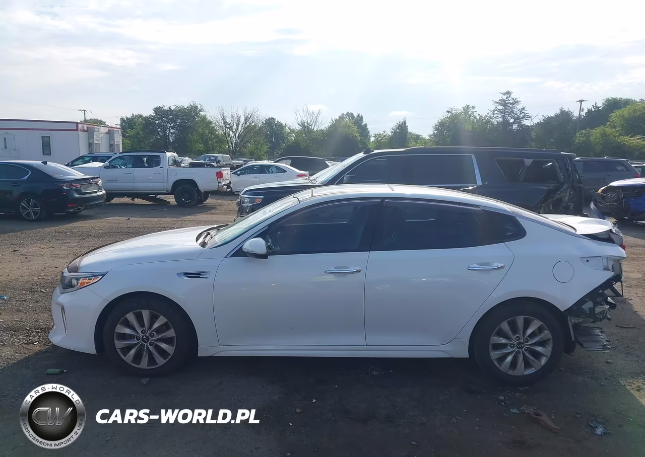 2018 Kia Optima S VIN:5XXGT4L30JG237039 - 14