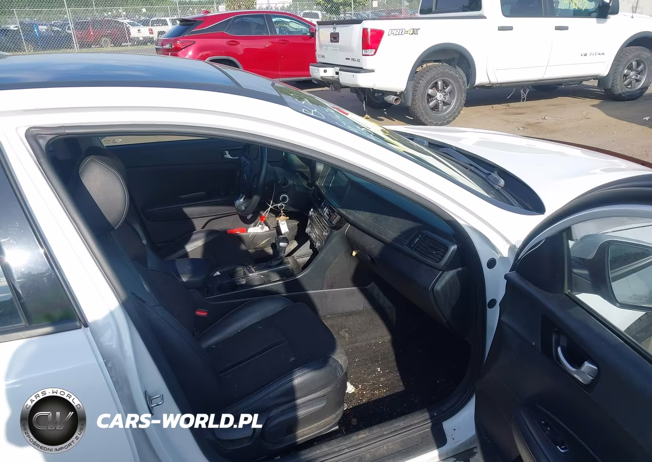 2018 Kia Optima S VIN:5XXGT4L30JG237039 - 5