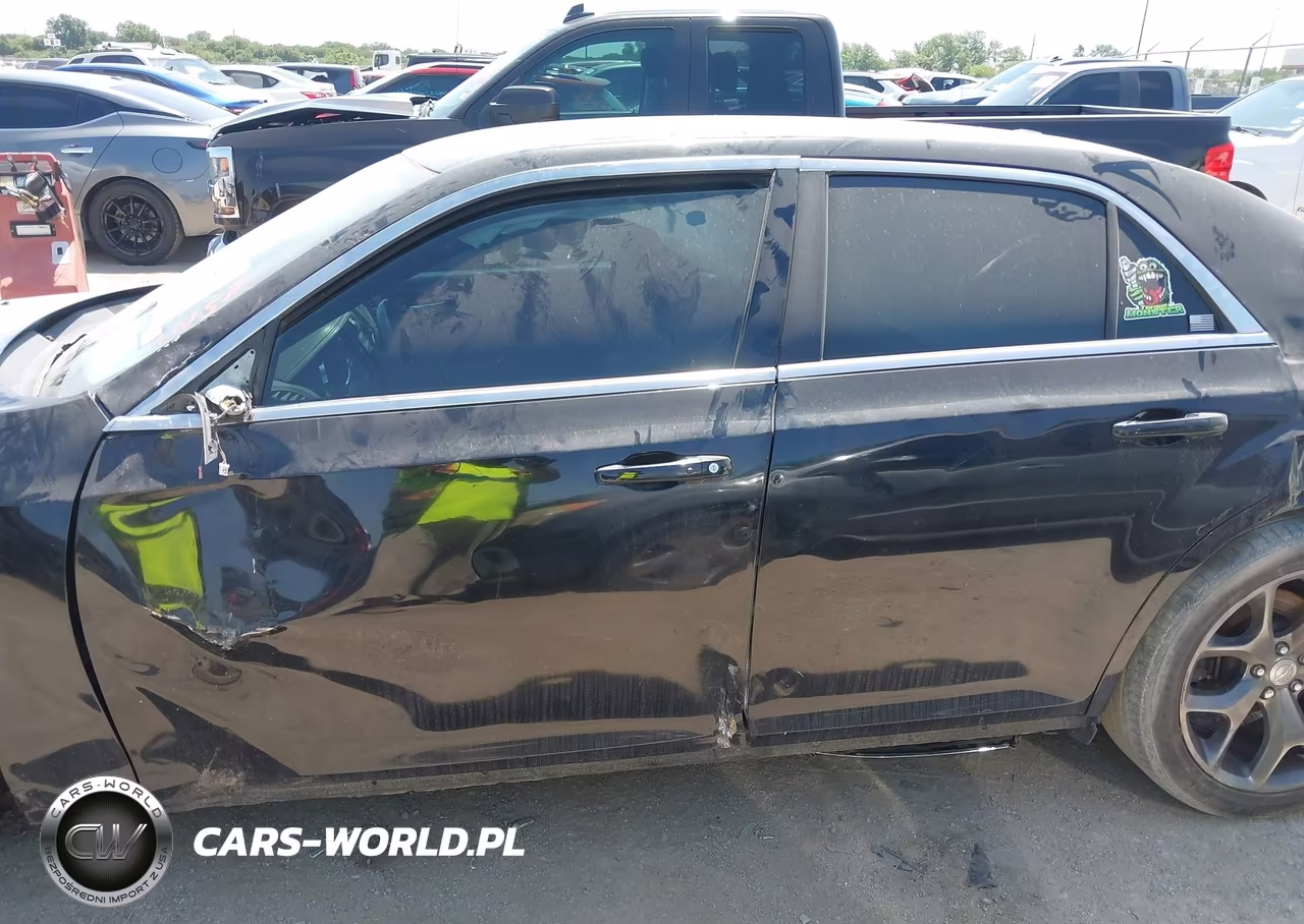 2013 Chrysler 300 300S VIN:2C3CCABG2DH599204 - 15
