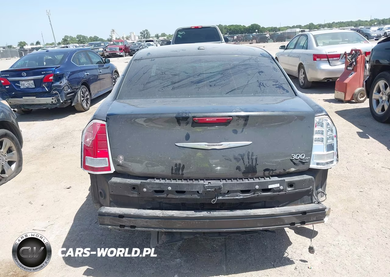 2013 Chrysler 300 300S VIN:2C3CCABG2DH599204 - 17