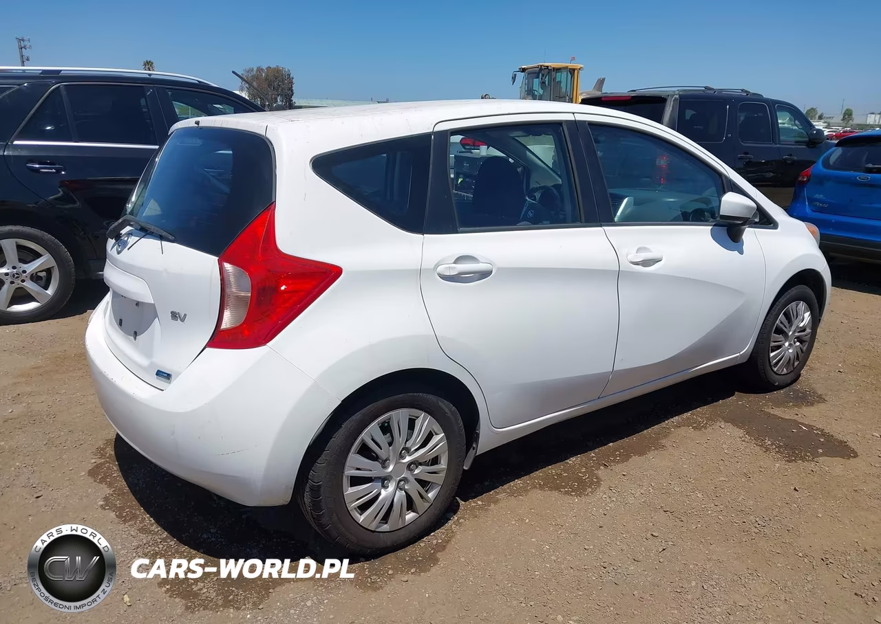 2015 Nissan Versa Note S (Sr)-S Plus-Sl-Sr-Sv VIN:3N1CE2CP7FL420761 - 4