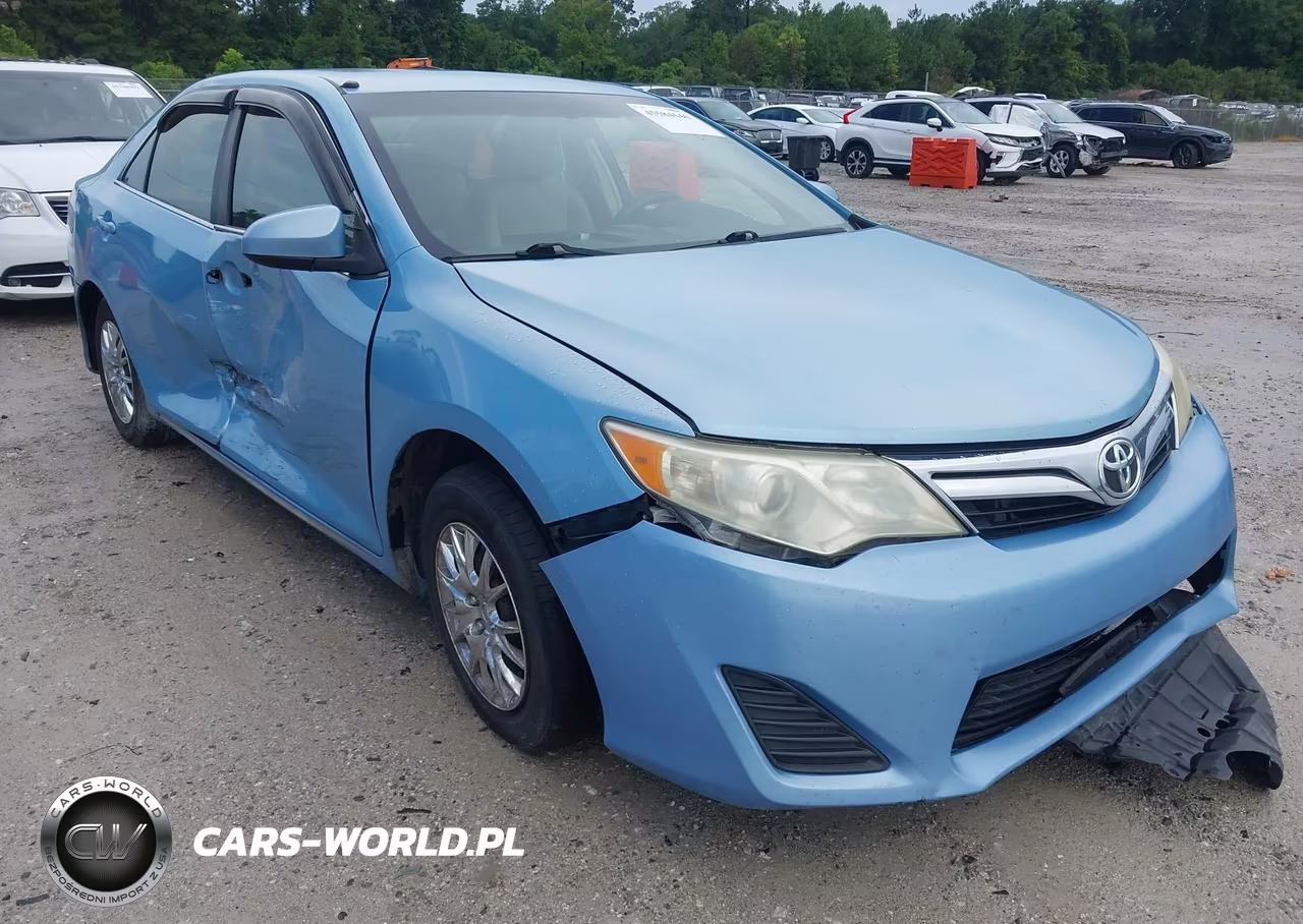 2012 Toyota Camry Le – zdjęcie 1 z 11