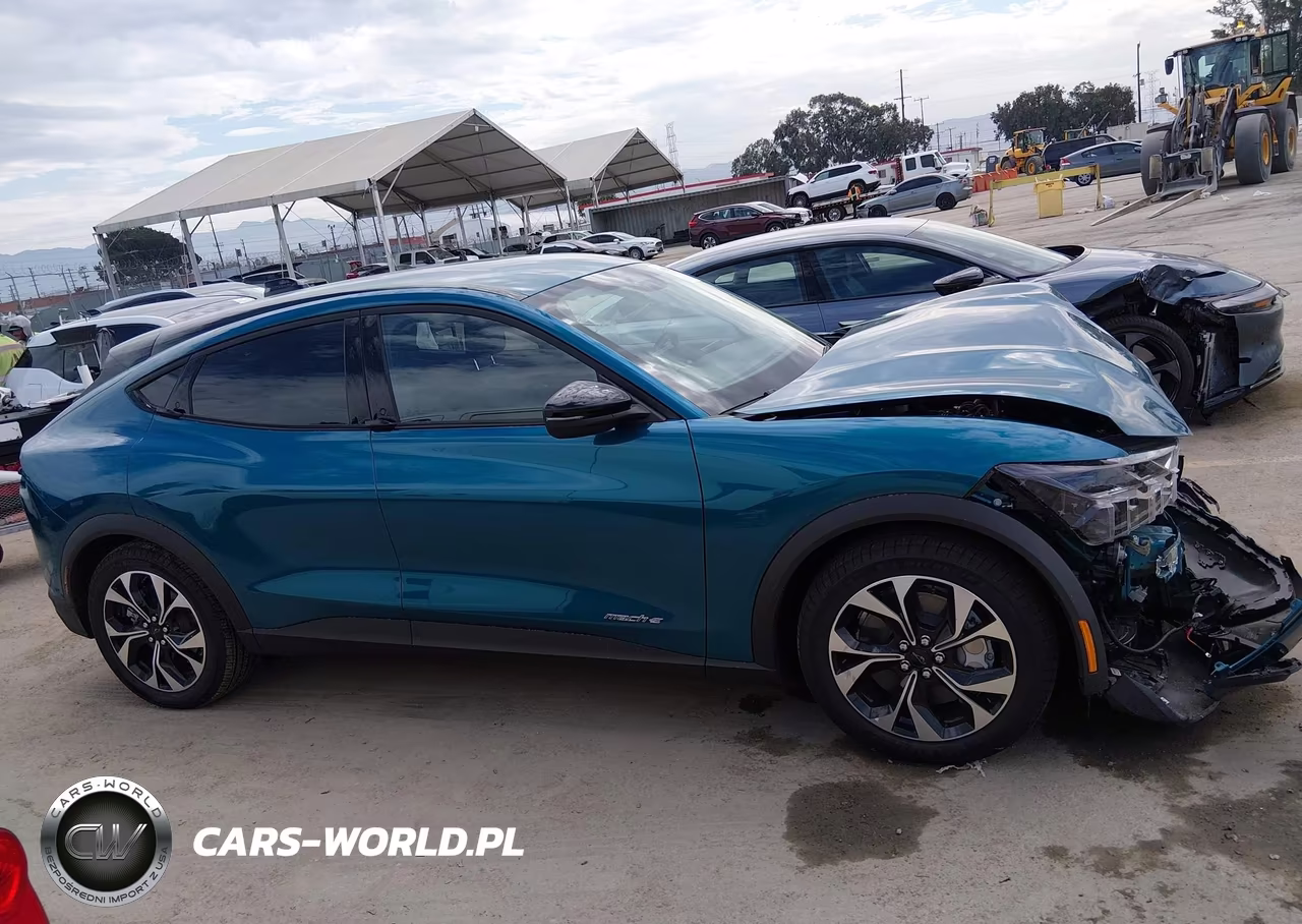 2026 Ford Mustang Mach-E Select VIN:3FMTK1R45TMA09423 - 13