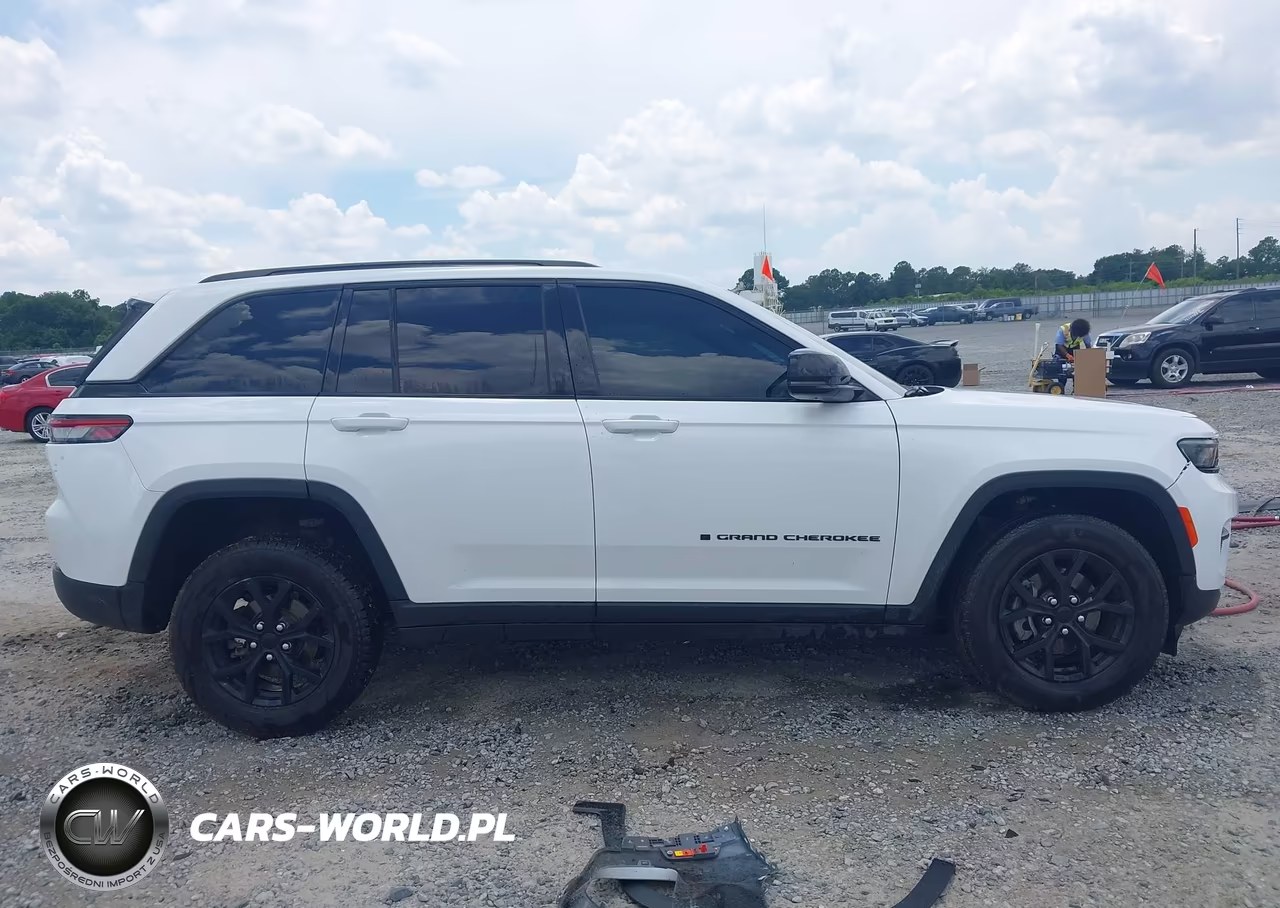 2024 Jeep Grand Cherokee Altitude 4X2 VIN:1C4RJGAG6R8546471 - 12