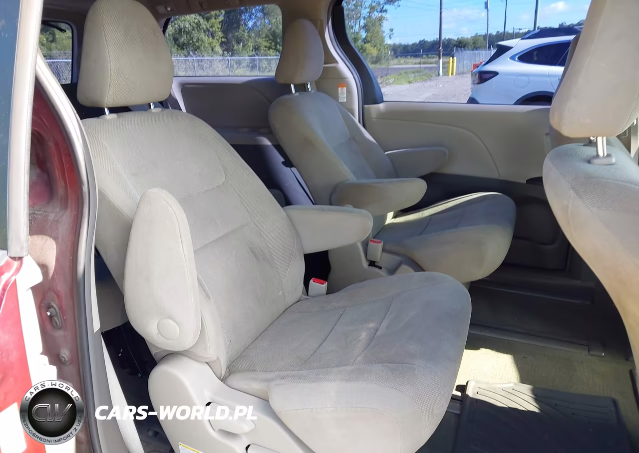 2017 Toyota Sienna L 7 Passenger VIN:5TDZZ3DC7HS798668 - 8