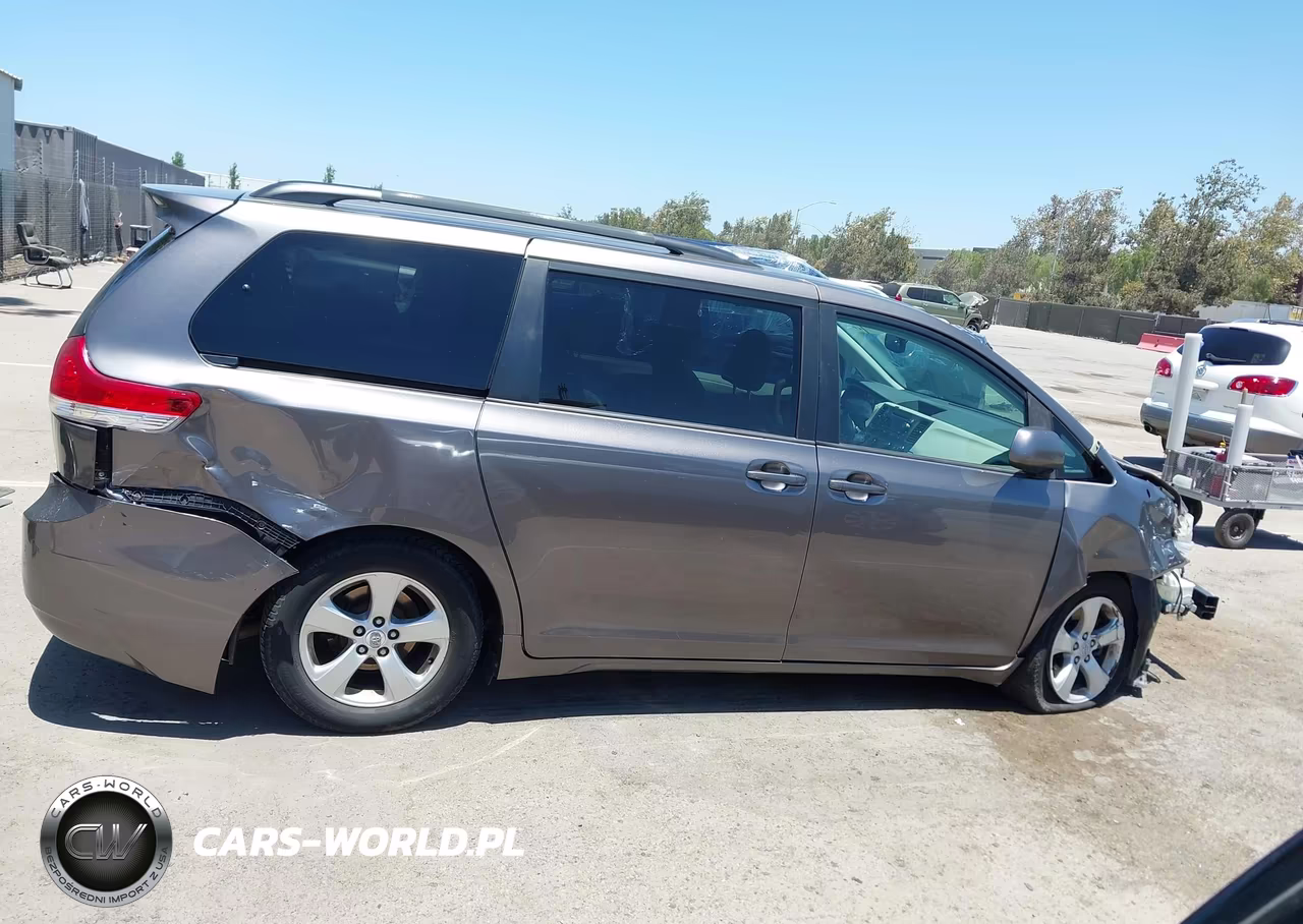 2011 Toyota Sienna Le V6 VIN:5TDKK3DC9BS076096 - 14