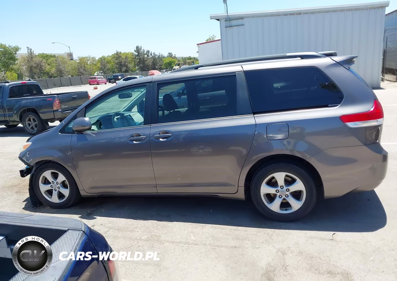 2011 Toyota Sienna Le V6 VIN:5TDKK3DC9BS076096 - 15