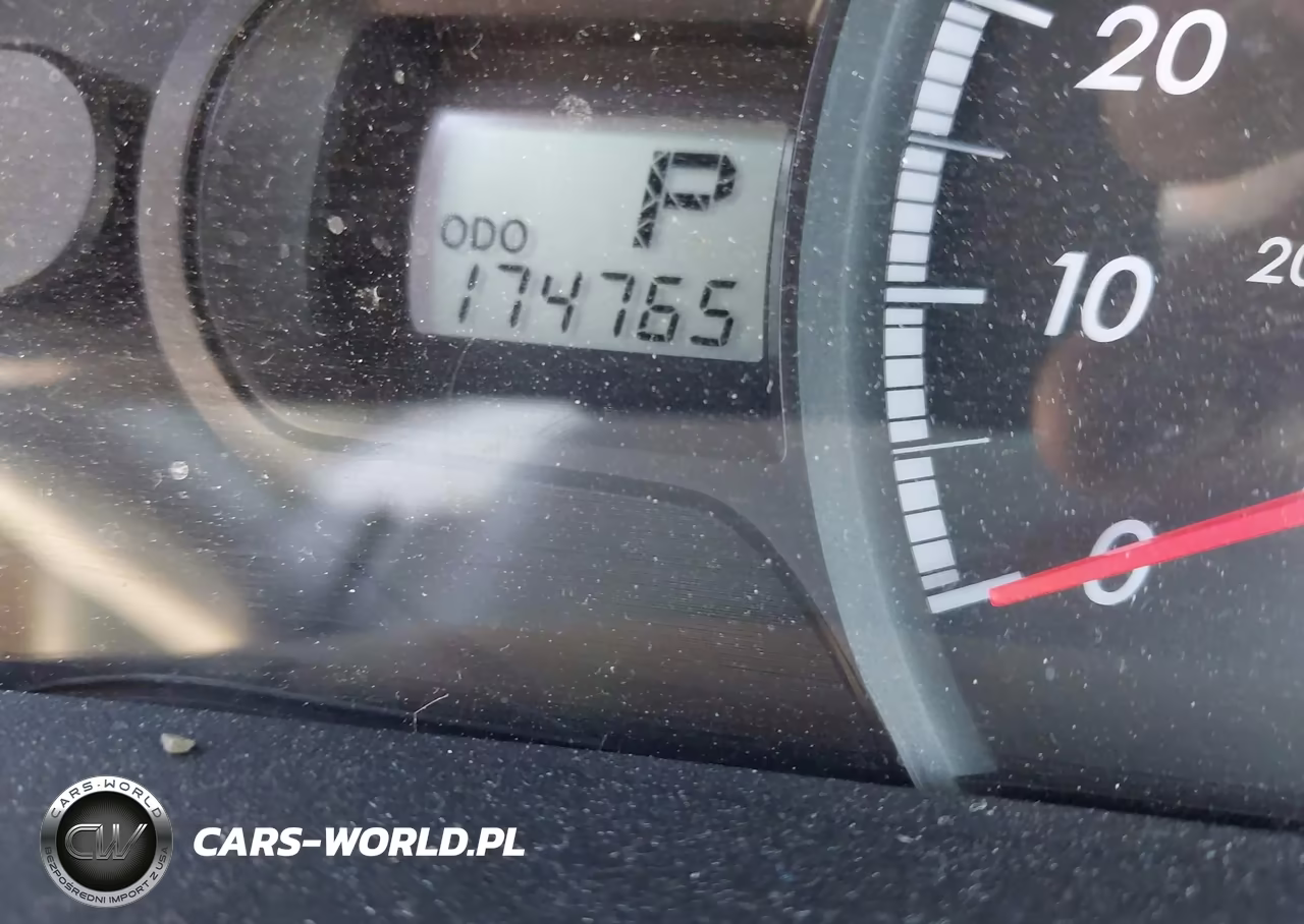 2011 Toyota Sienna Le V6 VIN:5TDKK3DC9BS076096 - 16