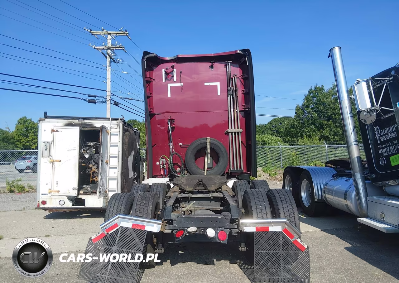 2019 Kenworth T680 VIN:1XKYD49X8KJ241126 - 16