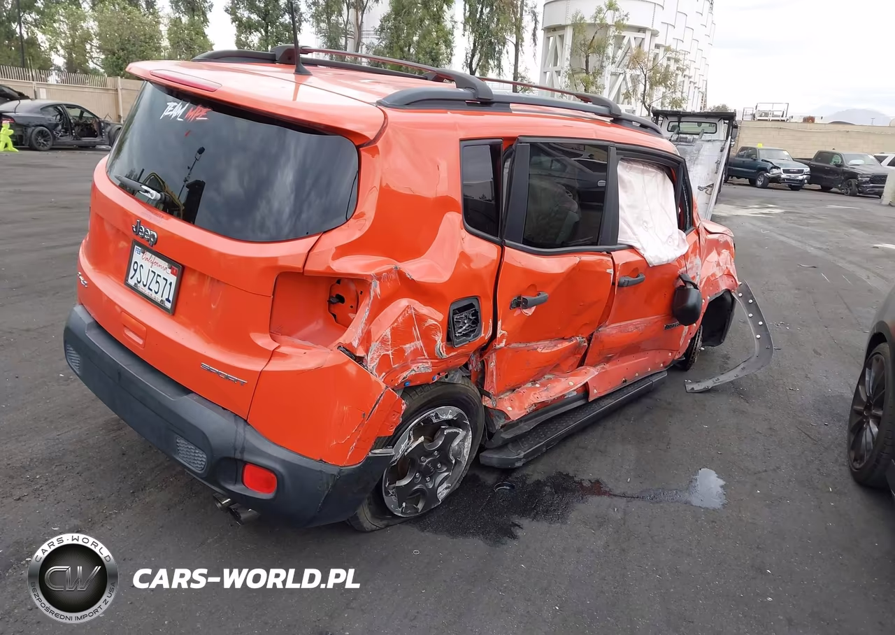 2018 Jeep Renegade Sport 4X4 VIN:ZACCJBABXJPH75374 - 4