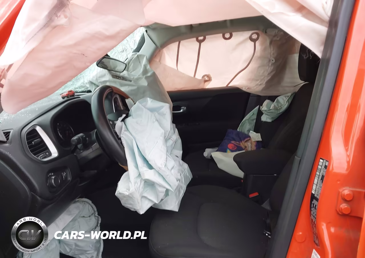 2018 Jeep Renegade Sport 4X4 VIN:ZACCJBABXJPH75374 - 5