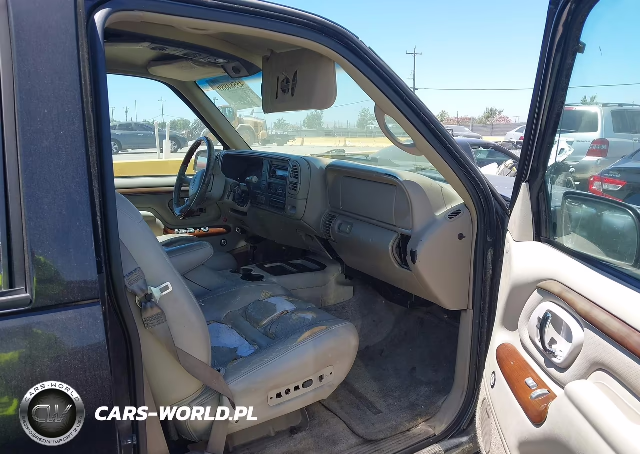 2000 Cadillac Escalade Standard VIN:1GYEK63R9YR202477 - 5